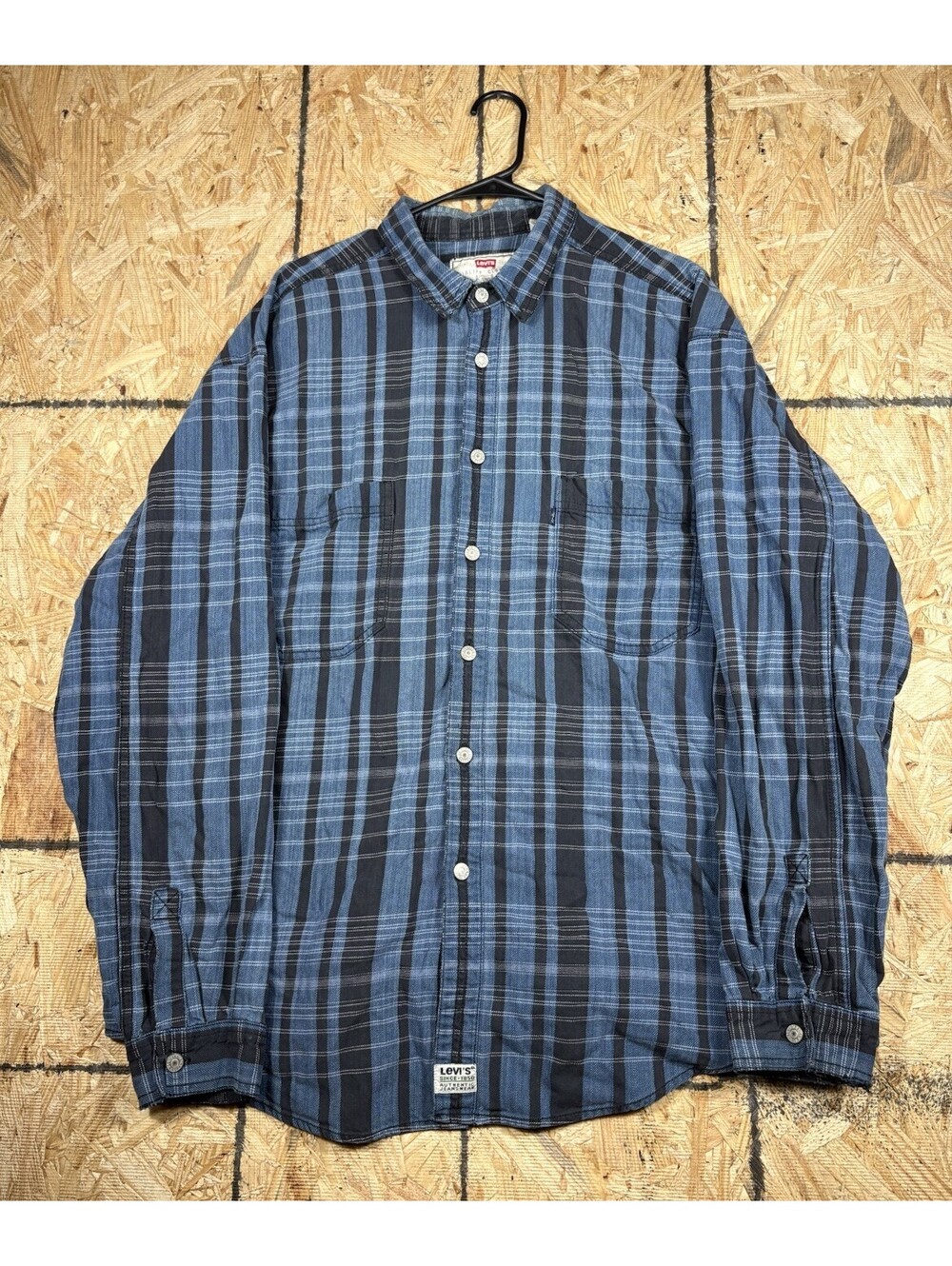Levi's Shirt Mens XL Blue Black Plaid Standard Fit Button Up Long Sleeves Casual